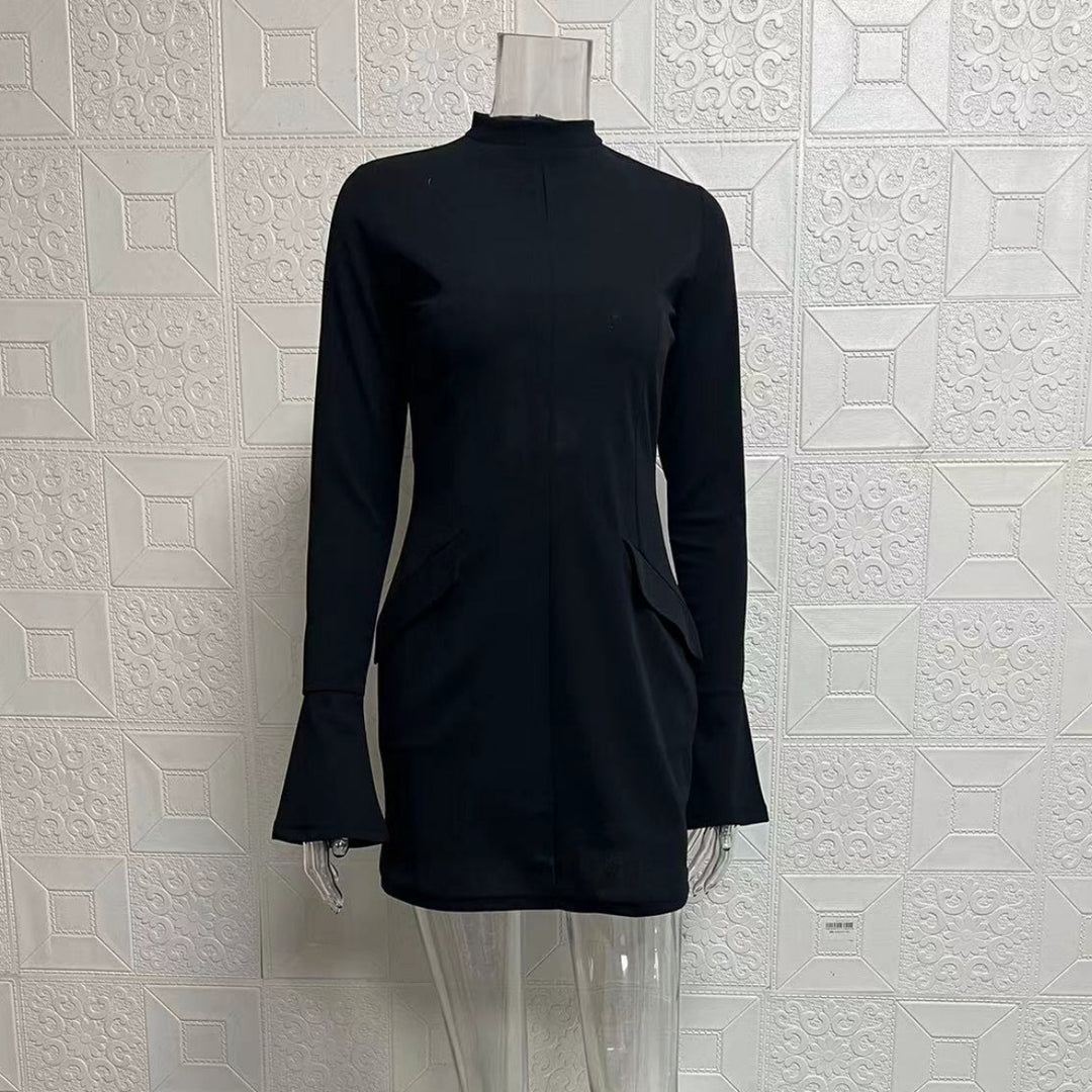 R&B | Schmal geschnittenes, langärmeliges, hüftumspielendes Kleid