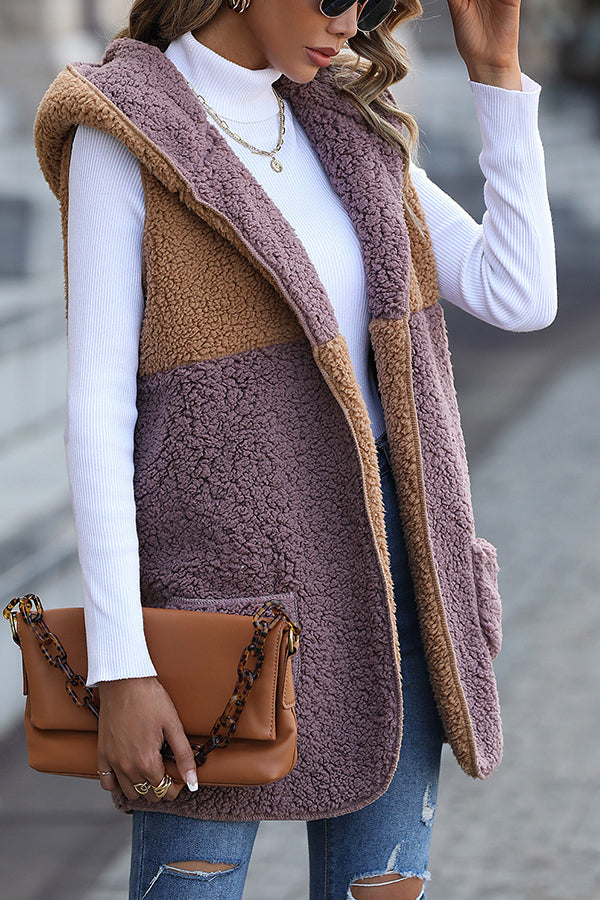 R&B | Ärmelloser Colorblock-Taschenloser Mid-Length Cardigan Puff-Velours-Jacke