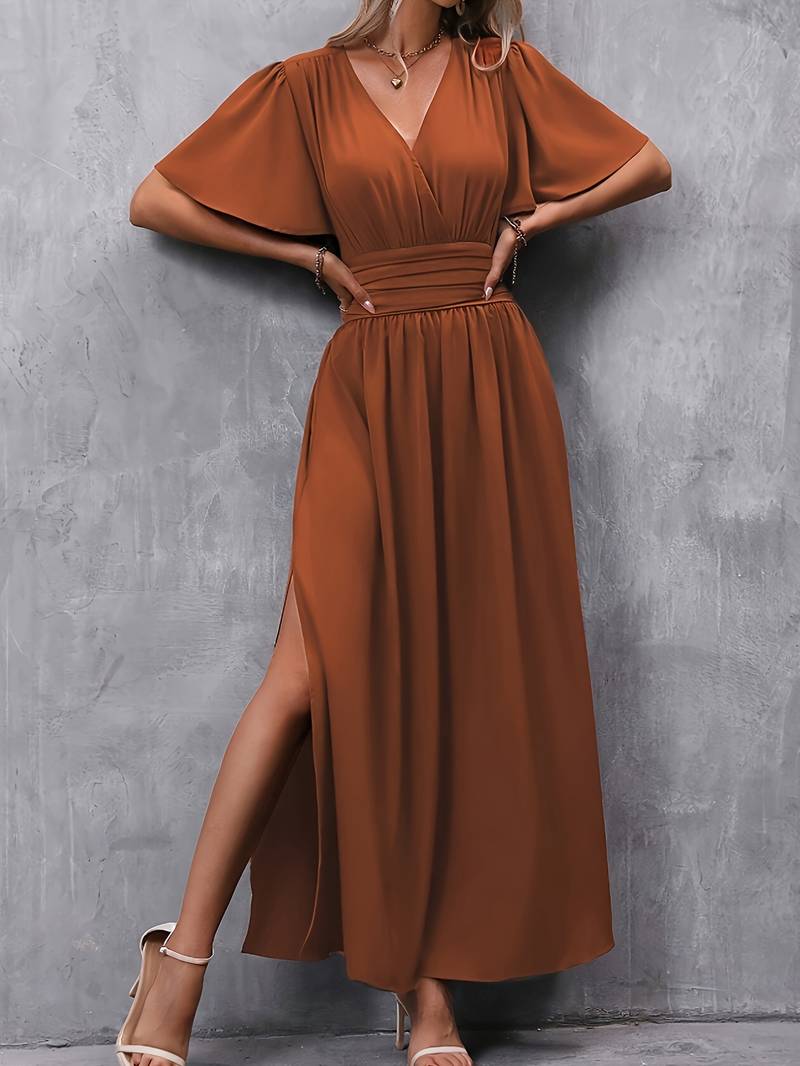 EB – kleid mit rüschenkragen und plissierter taille