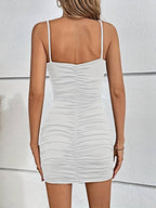 Verführerisches Minikleid mit Wickeldesign und Spaghettiträgern
