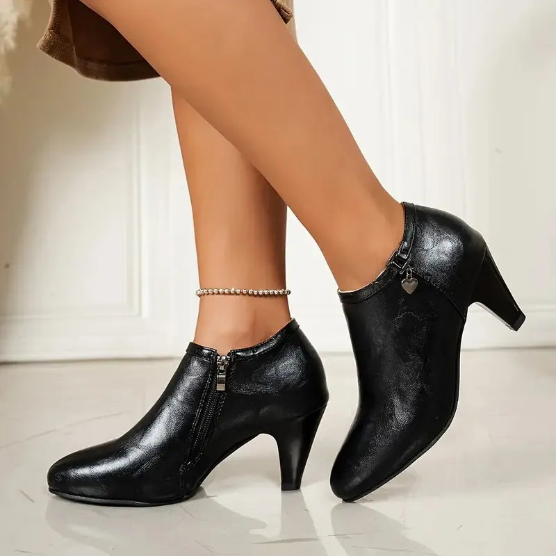 Zeitlose Stiefeletten im femininen Spitzen-Design R&B R&B