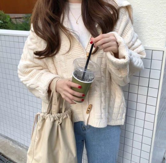 Damen Strickjacke mit voluminösen Ärmeln und detailreicher Zopfmusterung R&B