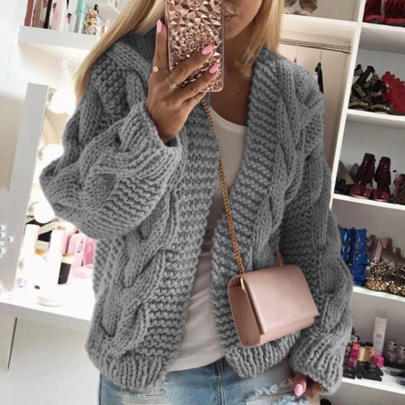 Damen Strickjacke mit grobem Zopfmuster und lässigem Schnitt R&B