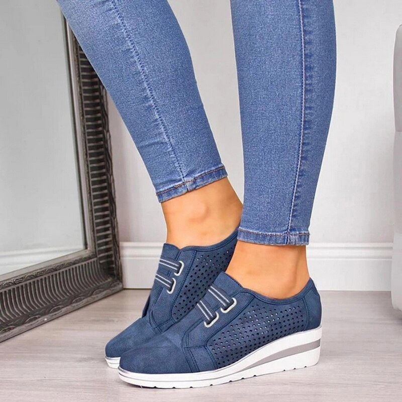 Sneaker Mit Klettverschluss Und Perforation R&B