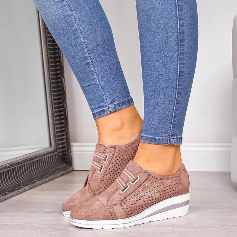 Sneaker Mit Klettverschluss Und Perforation R&B
