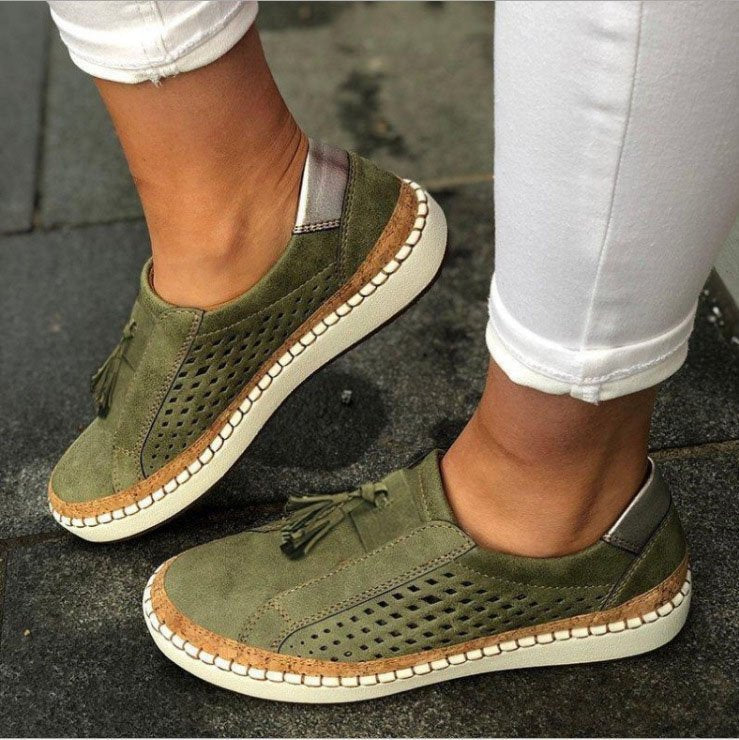 Damen bequeme Slip-On Sneakers mit atmungsaktiver Oberflächenstruktur und modischen Quasten R&B