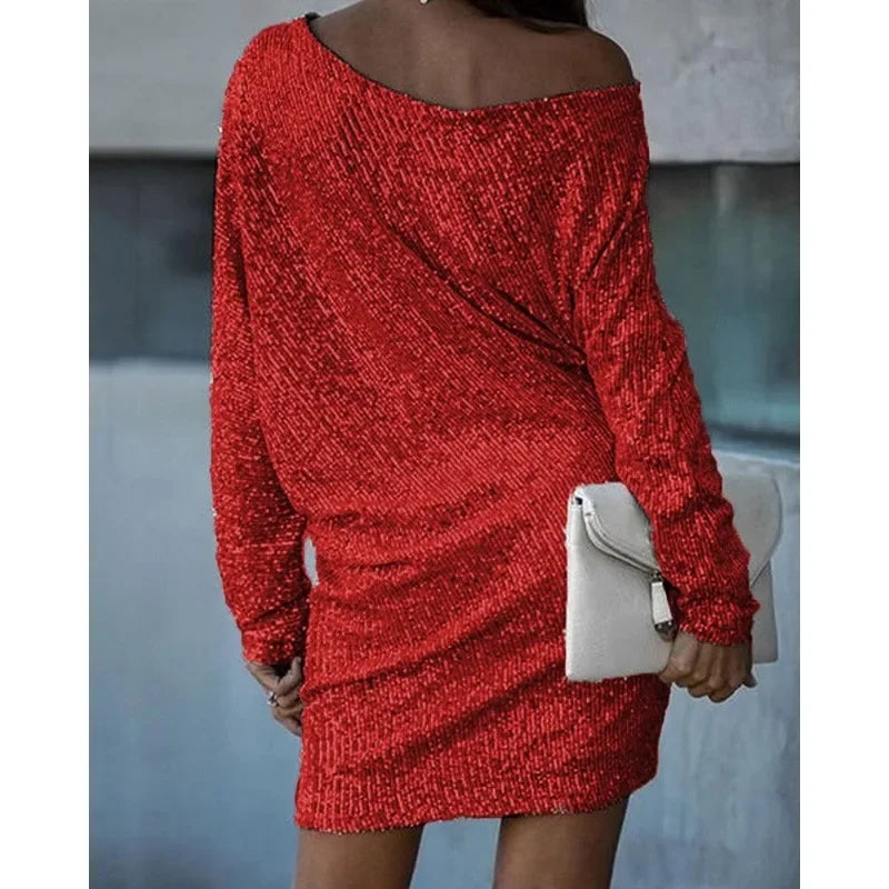 Glanzendes Minikleid mit einem Schulter