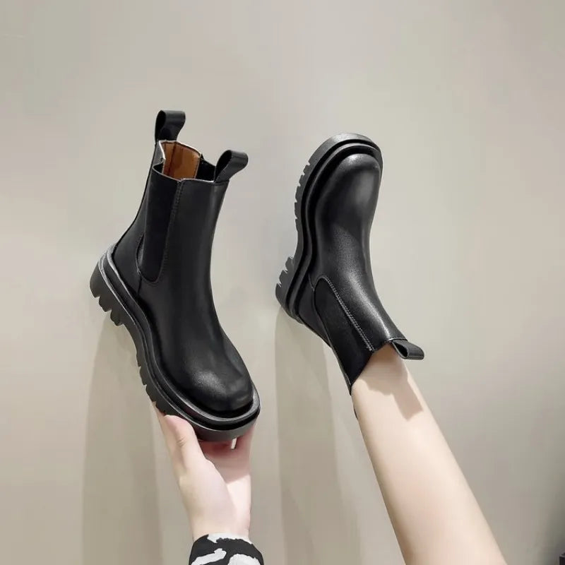 R&B | Retro Stiefel mit Dickem Quadratischen Absatz