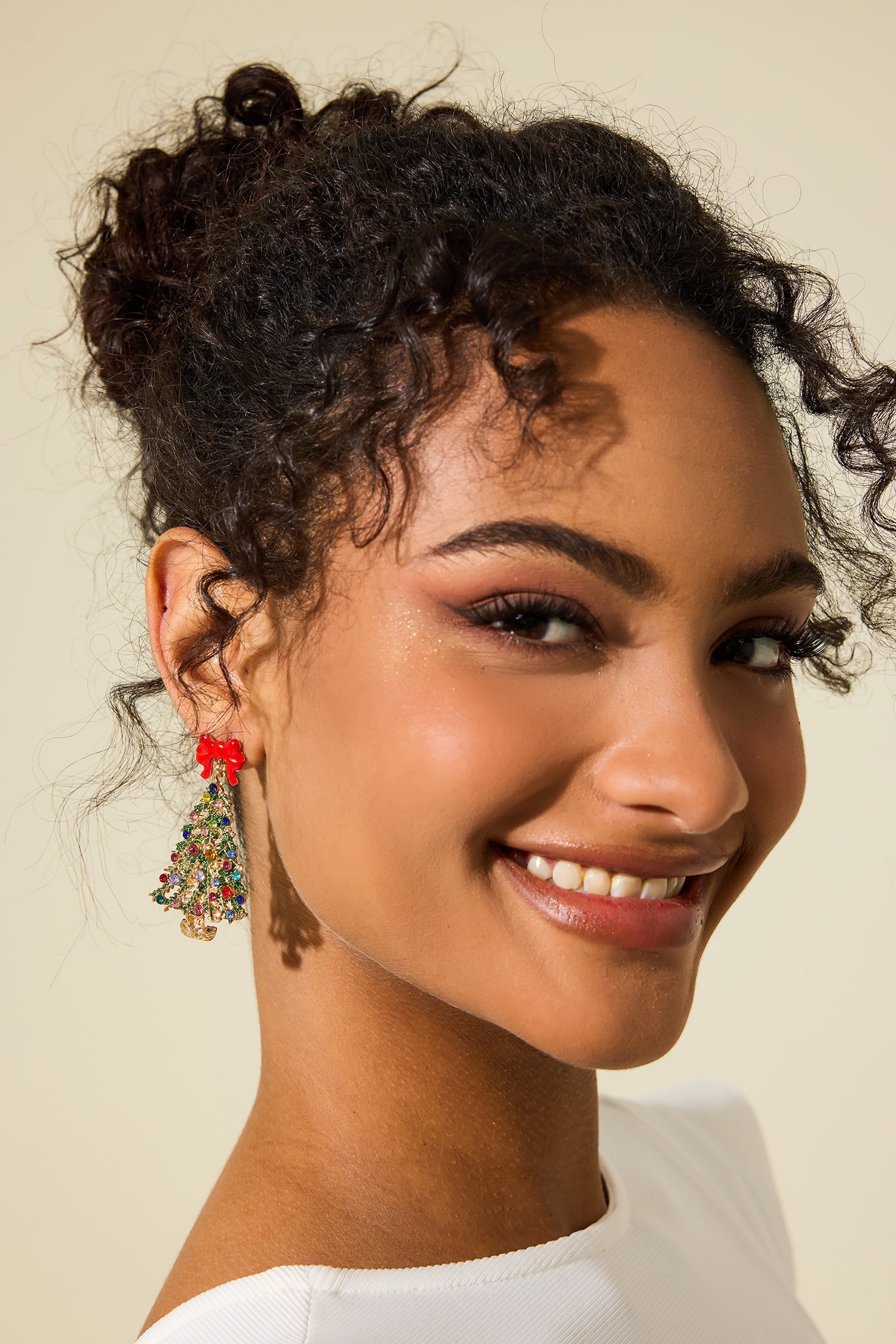 R&B | Strass Weihnachtsbaumform Ohrringe