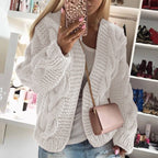Damen Strickjacke mit grobem Zopfmuster und lässigem Schnitt R&B