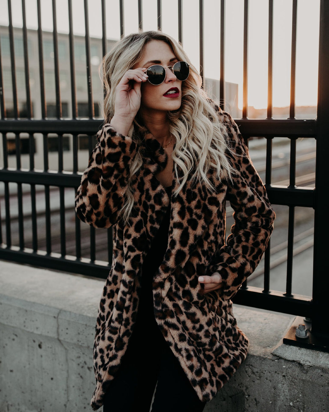 Damen Modischer Kunstfellmantel mit Leopardenmuster und elegantem Schnitt R&B