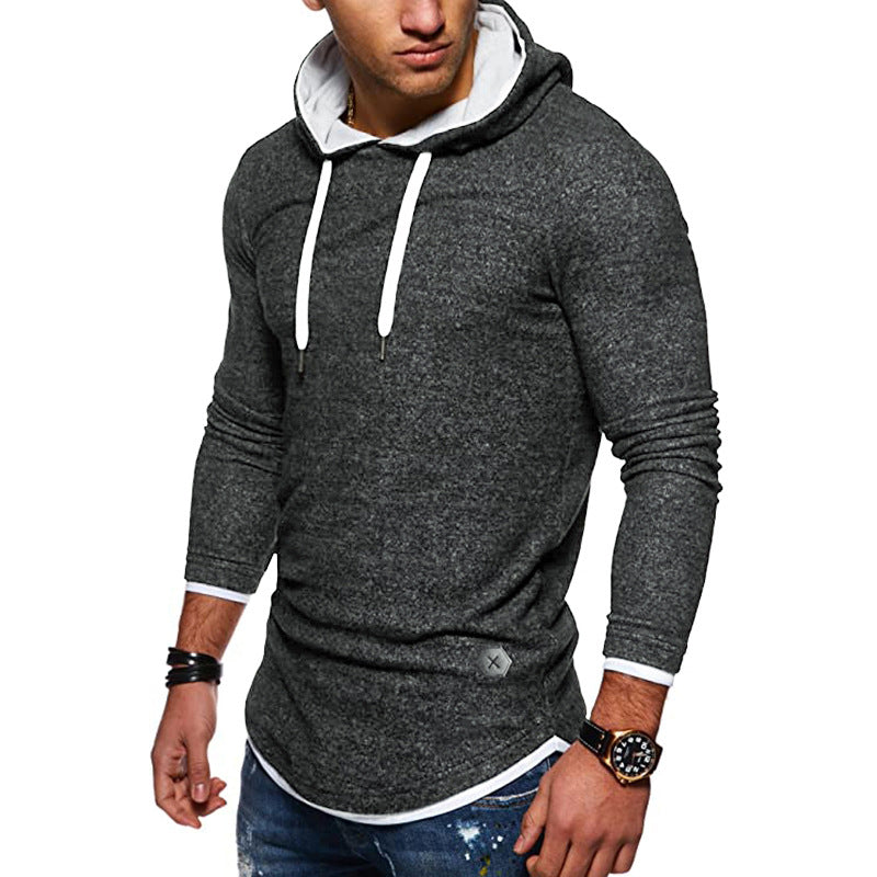 Herren Sweatshirt mit innovativem Layering-Design und kontrastierender Kapuze