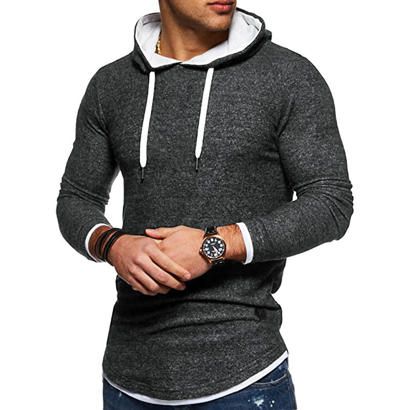 Herren Sweatshirt mit innovativem Layering-Design und kontrastierender Kapuze