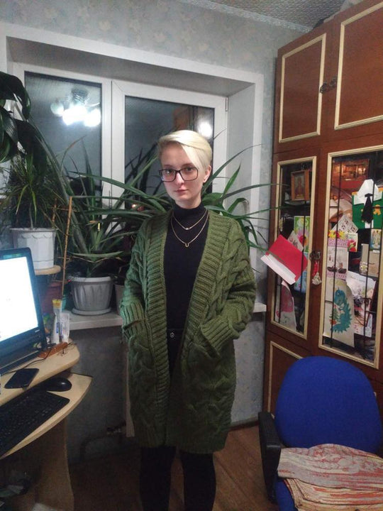 Damen Grobstrick-Kardigan mit tiefem V-Ausschnitt und praktischen Taschen R&B