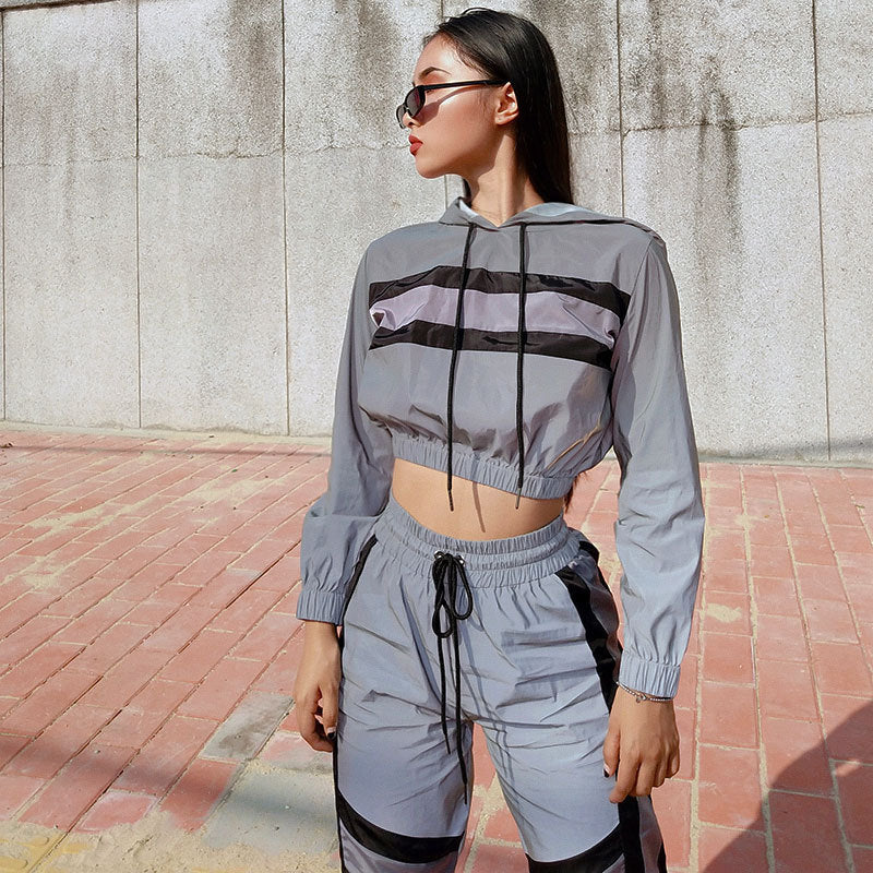 Damen cropped Kapuzenpullover im sportlichen Stil mit Kontraststreifen R&B