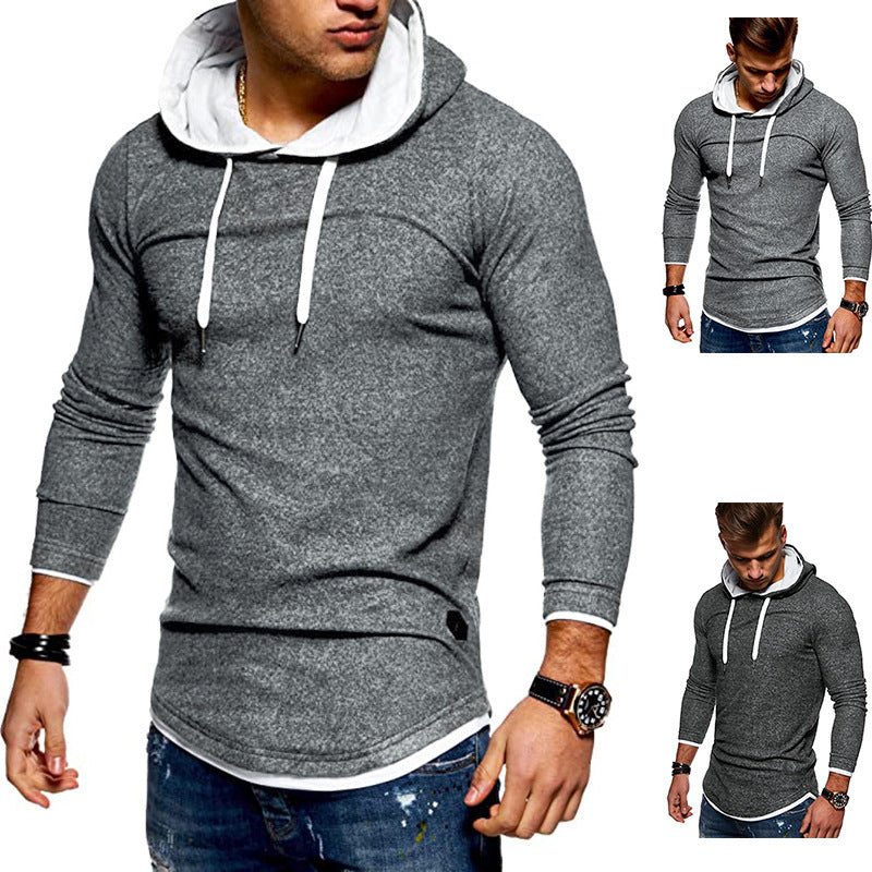 Herren Sweatshirt mit innovativem Layering-Design und kontrastierender Kapuze