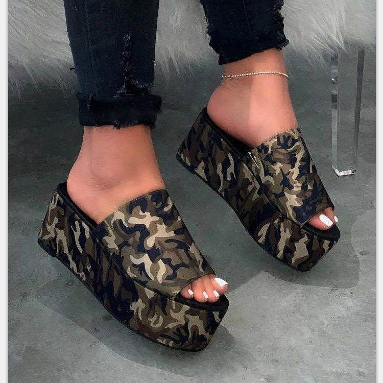 Damen Wedge-Pantoletten mit tierischem Druck und komfortabler Sohle R&B