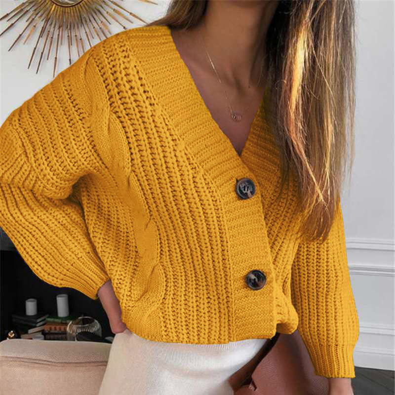 Damen Grobstrickjacke mit modernen Zopfmustern und eleganten Knopfdetails R&B