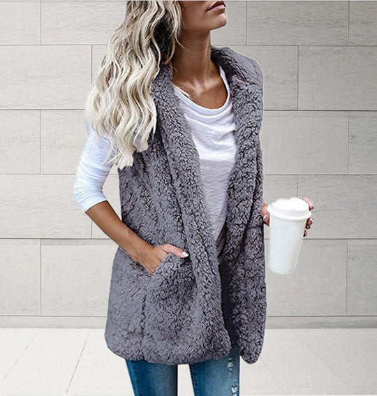 Damen Kuschelige Fleece-Weste mit ergonomischem Schnitt und großen Taschen R&B