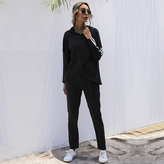 Damen Sportliches Set mit Kapuze und seitlichen Streifen R&B