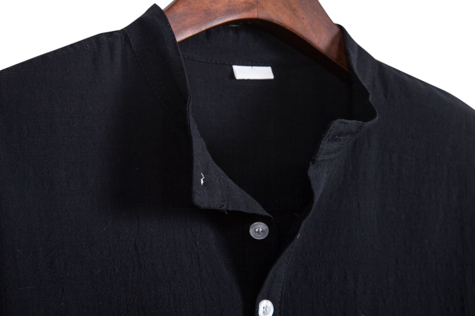 Herren Langarmhemd mit innovativem Henley-Ausschnitt und praktischer Brusttasche