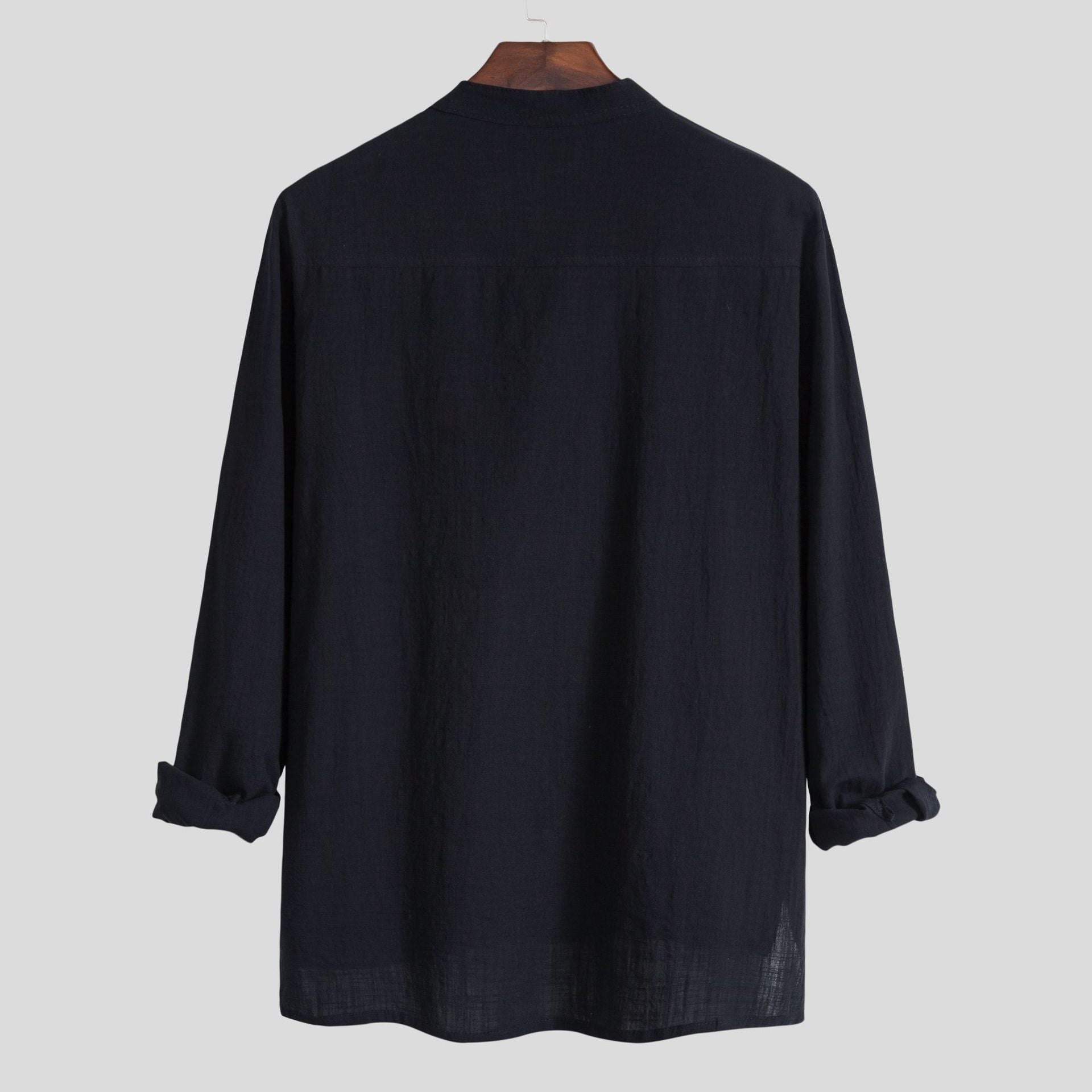 Herren Langarmhemd mit innovativem Henley-Ausschnitt und praktischer Brusttasche