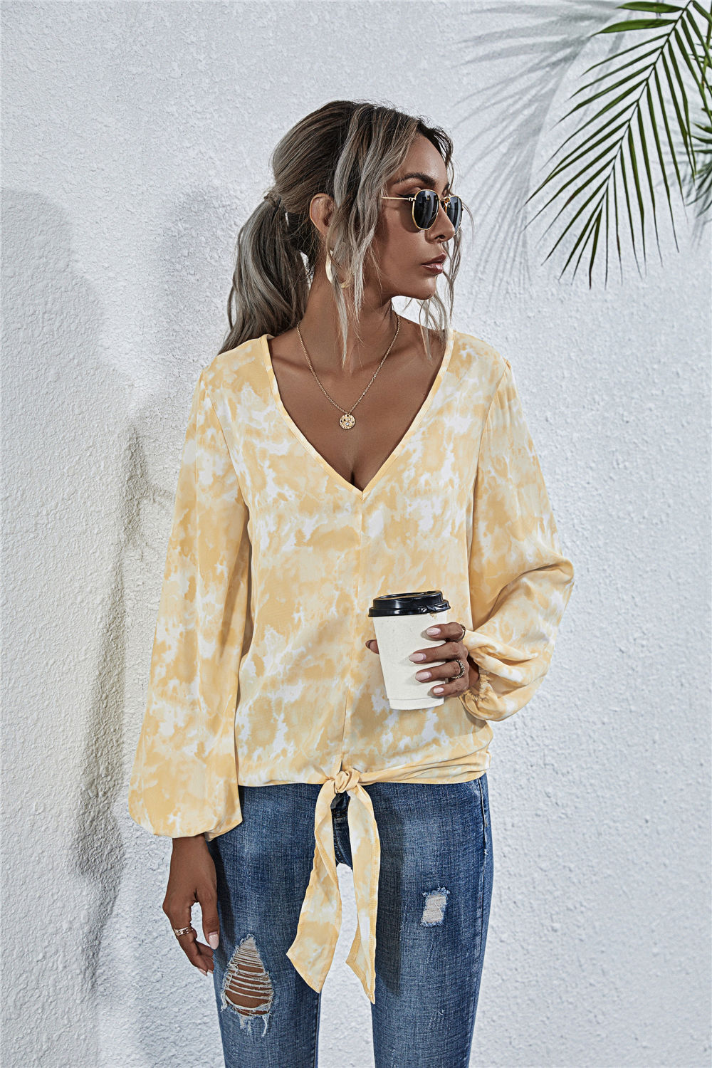 Damen Bluse mit V-Ausschnitt und verspieltem Knoten R&B