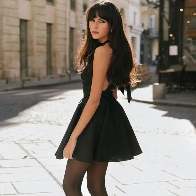 Ausgestelltes Cocktailkleid aus Satin