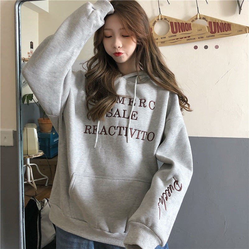 Damen Hoodies mit großem Logo und praktischer Kängurutaschen Design