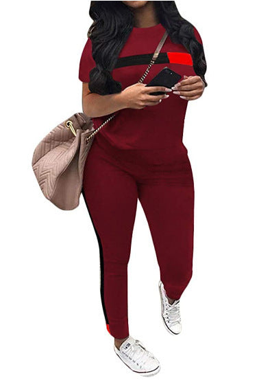Damen Sportliches Set aus Kurzarmshirt und Jogginghose R&B
