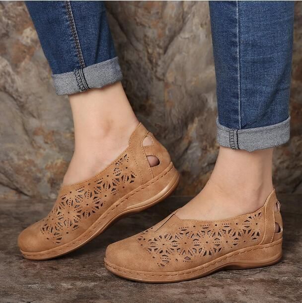 Damen offene Clogs mit floralem Lochdesign R&B