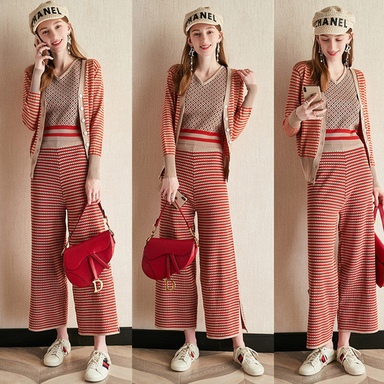 Damen modernes Strickensemble mit tiefem V-Ausschnitt und dekorativen Knöpfen R&B