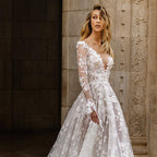 Damen Elegantes Hochzeitskleid mit floralen Spitzenapplikationen und tiefem V-Ausschnitt R&B