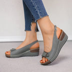 Damen Komfortable Sandalen mit verstellbarem Riemen und gepolstertem Fußbett R&B