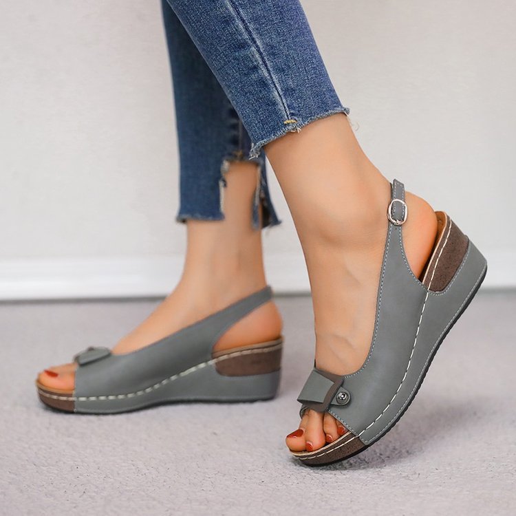 Damen Komfortable Sandalen mit verstellbarem Riemen und gepolstertem Fußbett R&B