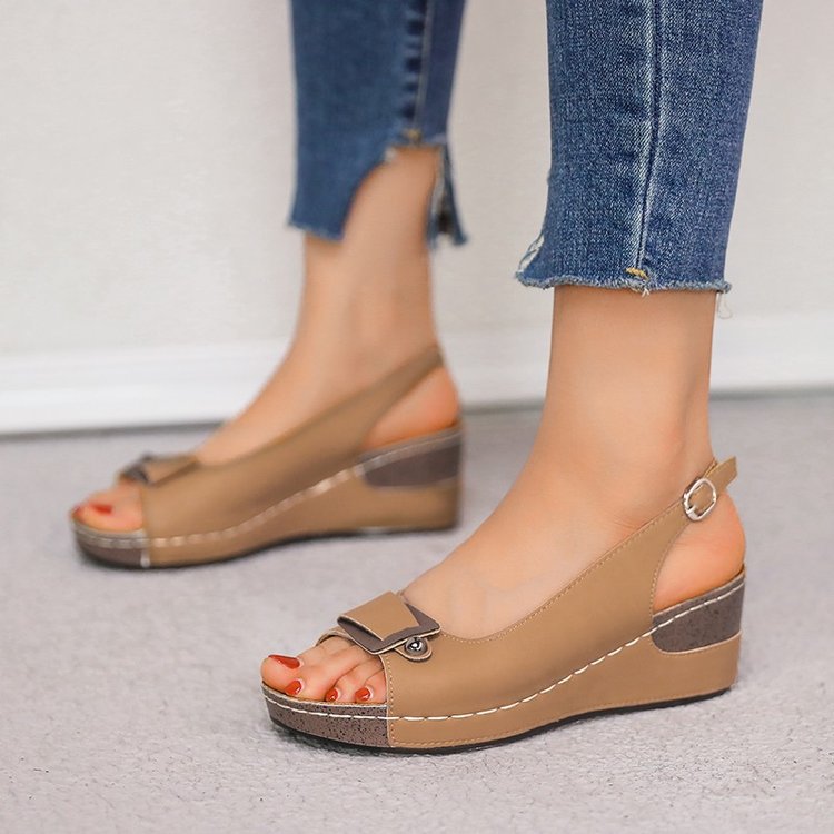 Damen Komfortable Sandalen mit verstellbarem Riemen und gepolstertem Fußbett R&B