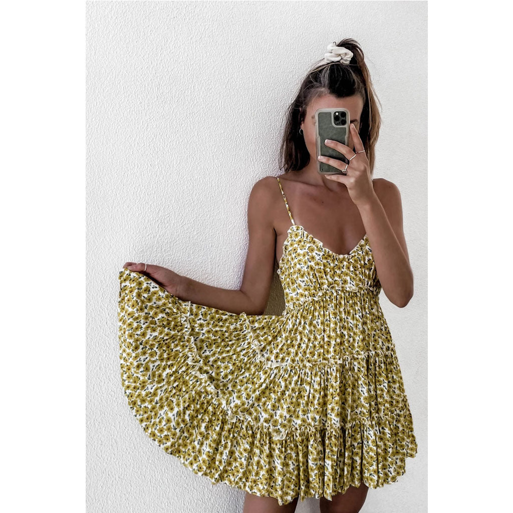 Damen Sommerliches Rüschenkleid mit verstellbaren Trägern und fließendem Schnitt R&B