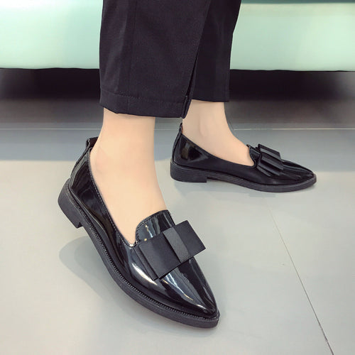 Damen nan eleganter Lackslipper mit dekorativer Schleife und leichter Plateausohle R&B