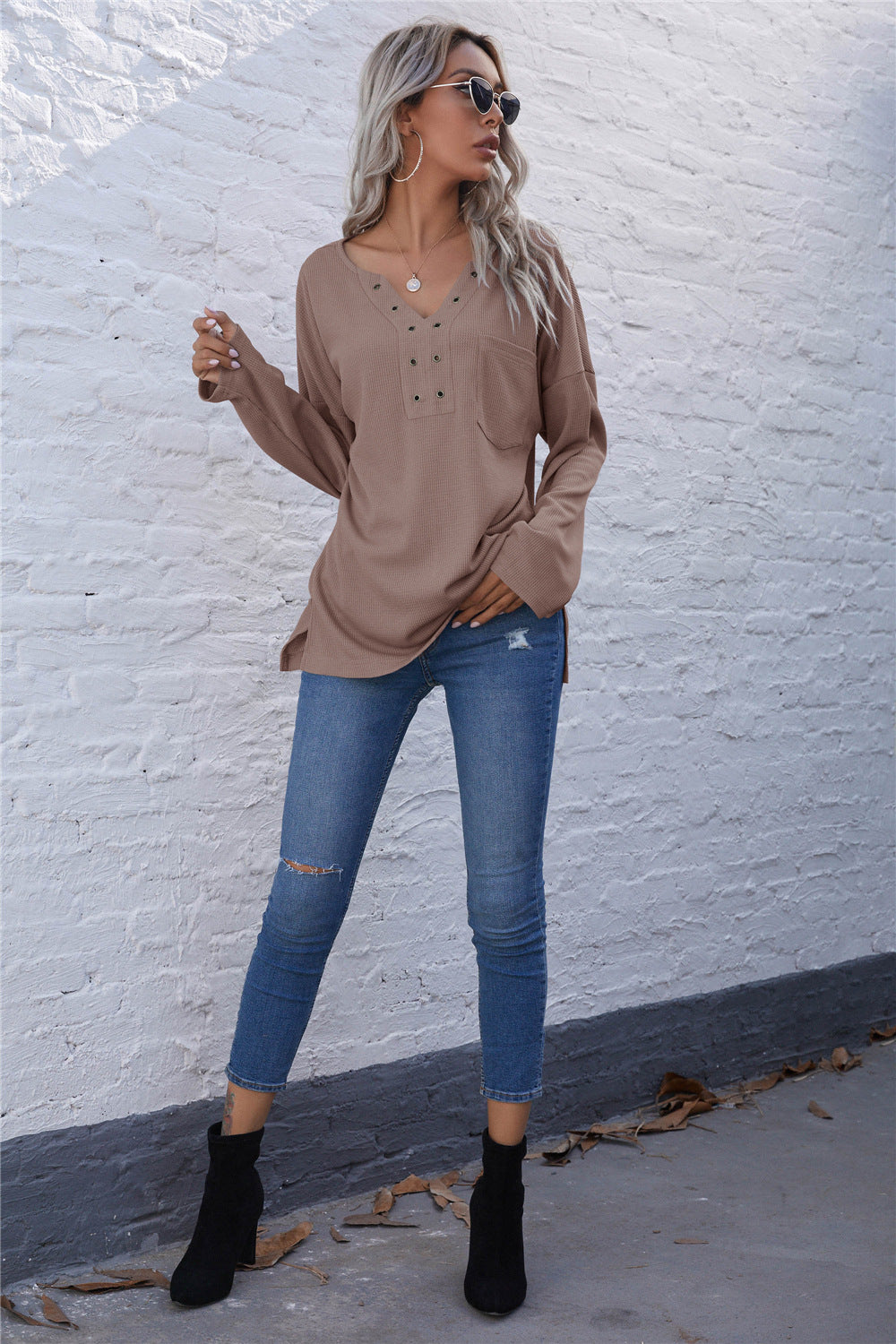Damen lässiges Longsleeve Oberteil mit dekorativem Ausschnitt und praktischer Brusttasche R&B