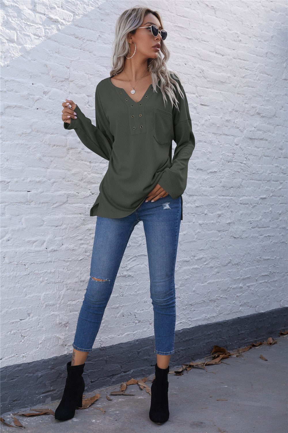 Damen lässiges Longsleeve Oberteil mit dekorativem Ausschnitt und praktischer Brusttasche R&B