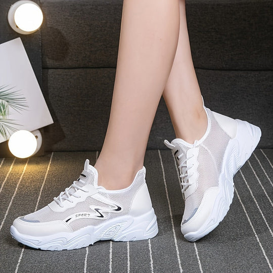 Aero Dynamic Sneaker Clara R&B