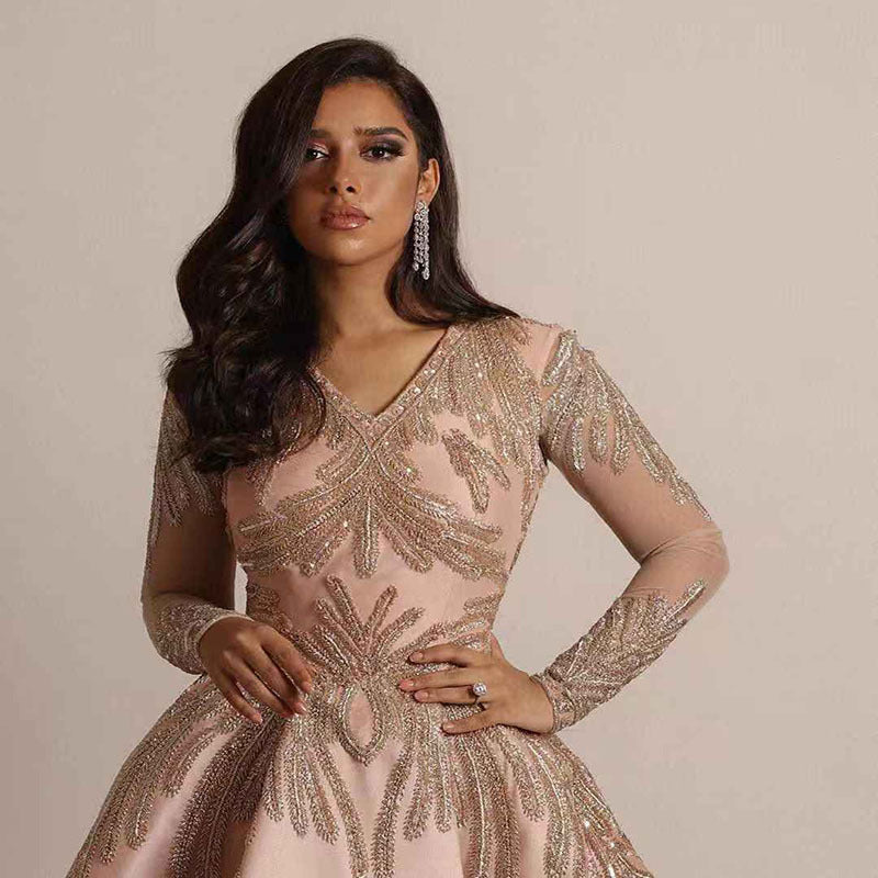 Damen Glamouröses Abendkleid mit schimmernden Pailletten und tiefem V-Ausschnitt R&B