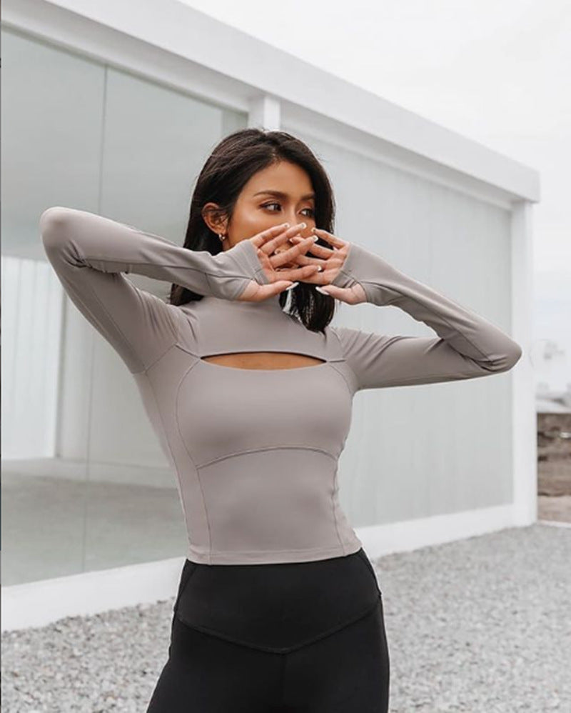 Damen figurbetontes Sportoberteil mit hohem Kragen und Cut-Out-Detail R&B