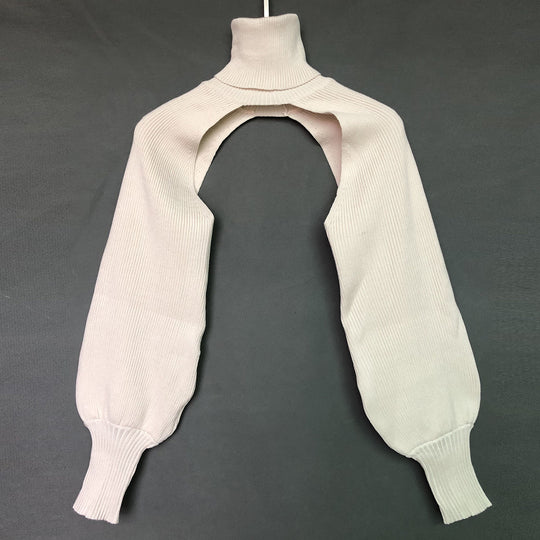 Damen Strickoberteil mit innovativem Schnitt und hohem Kragen R&B
