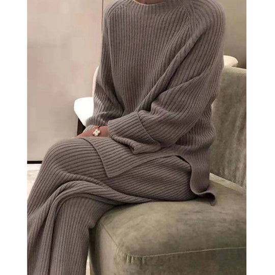 Damen gemütlicher Strickanzug im modernen Rippdesign R&B
