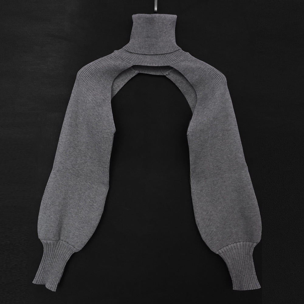 Damen Strickoberteil mit innovativem Schnitt und hohem Kragen R&B