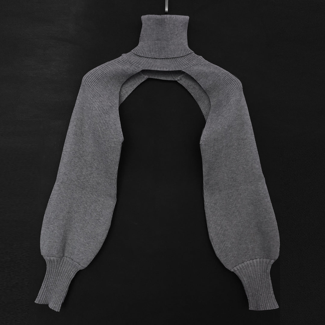 Damen Strickoberteil mit innovativem Schnitt und hohem Kragen R&B