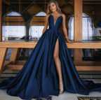 Damen Glamouröses Abendkleid mit tiefem V-Ausschnitt und eleganter Schleppe R&B