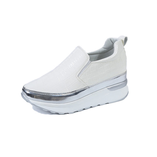 Damen Slip-On Sneakers mit modernem Lackleder und trendigem Metallic-Detail R&B
