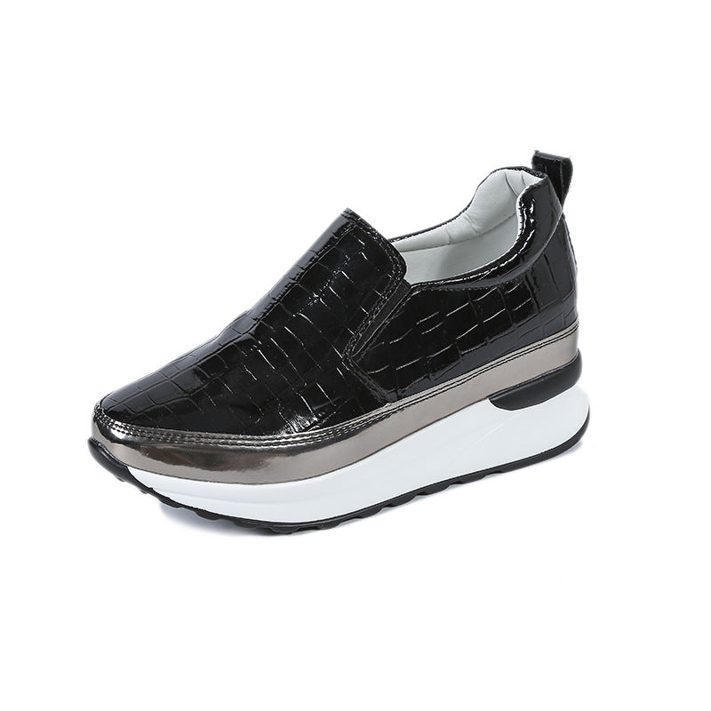 Damen Slip-On Sneakers mit modernem Lackleder und trendigem Metallic-Detail R&B